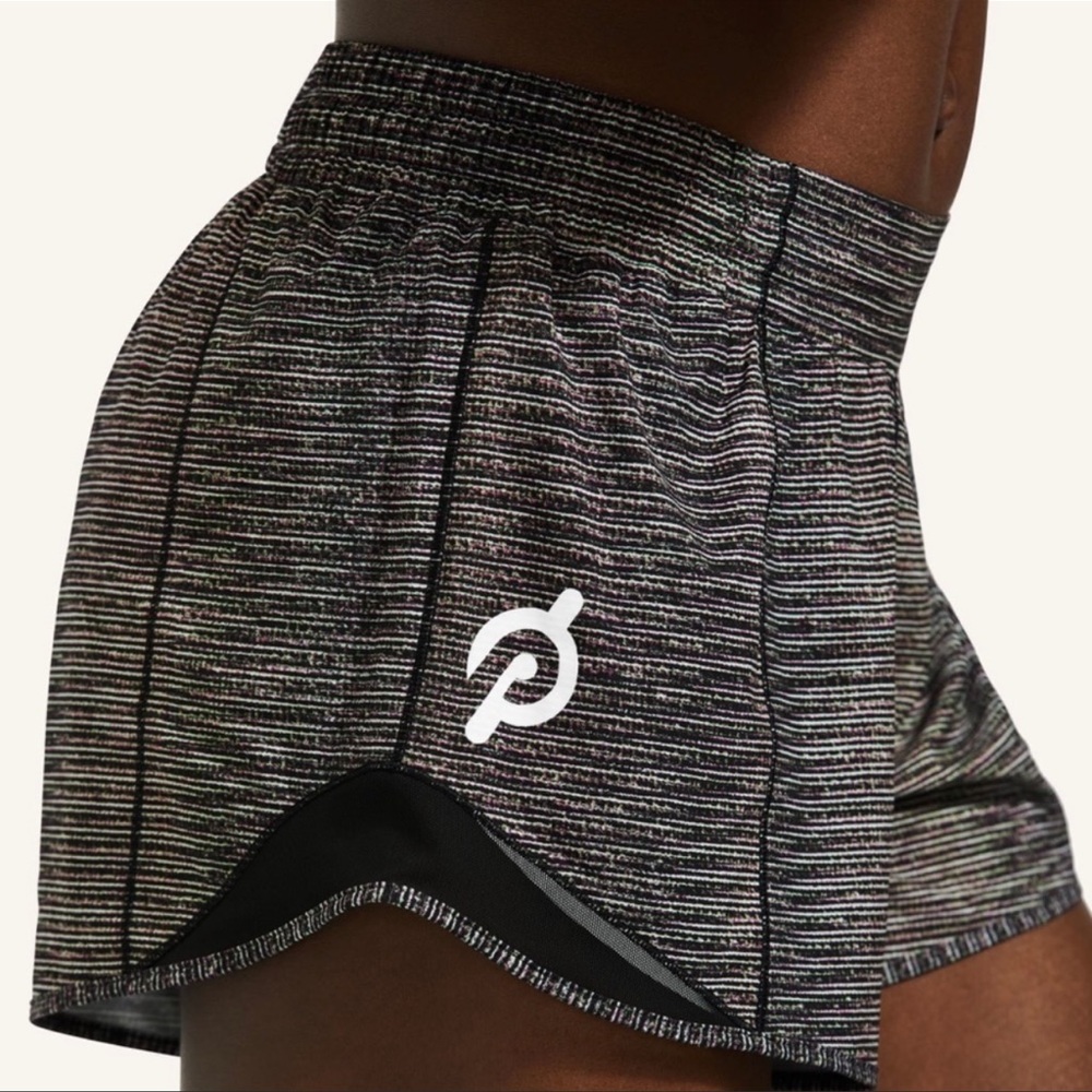 LULULEMON x Peloton 4" Inseam Hotty Hot II Shorts Black Static Pink Green Size 6